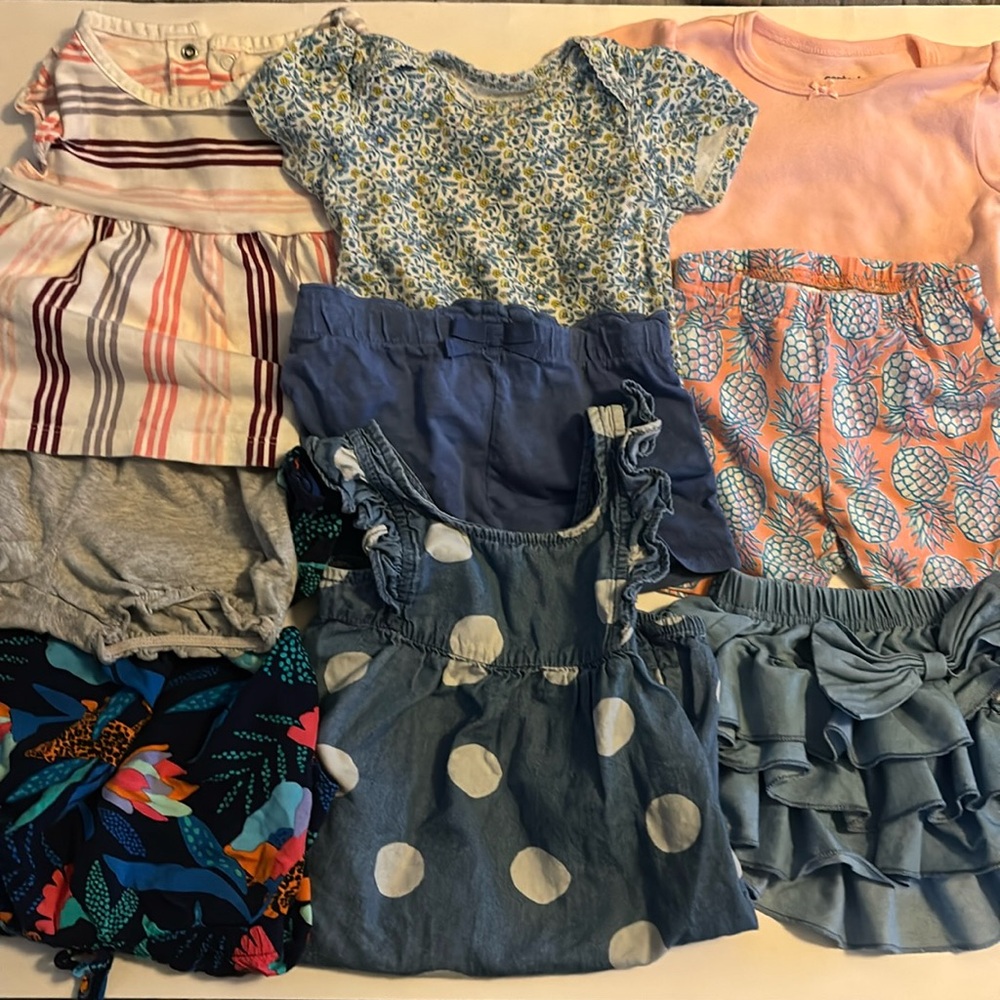 Bundle of 12 month baby girl clothes.